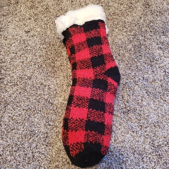 Ladies Lounge Socks Cozy Fuzzy  Plaid Sherpa Lined  sz 4 to 10 red  black NWT - Picture 5 of 7
